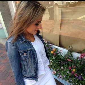 Meet your Posher, Nina